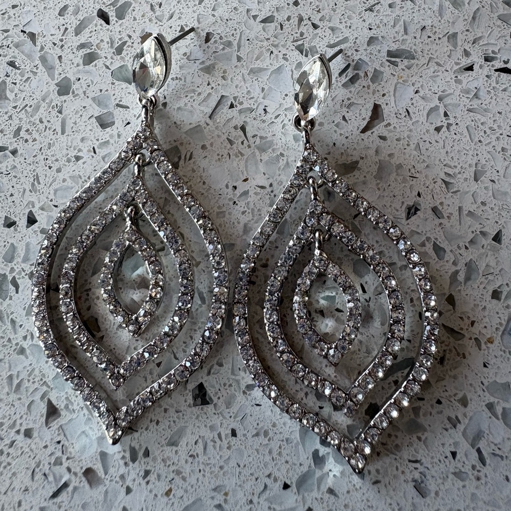 Elegant Tear Drop Earrings with Stones NWOT